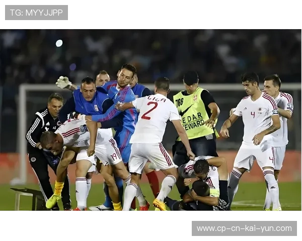 凯恩接高空球胸部卸力柔软得不可思议